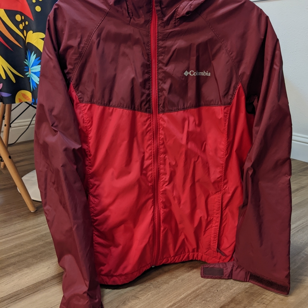 Columbia jacket. Size L. Red and burgundy exterior. Burgundy and warm interior.